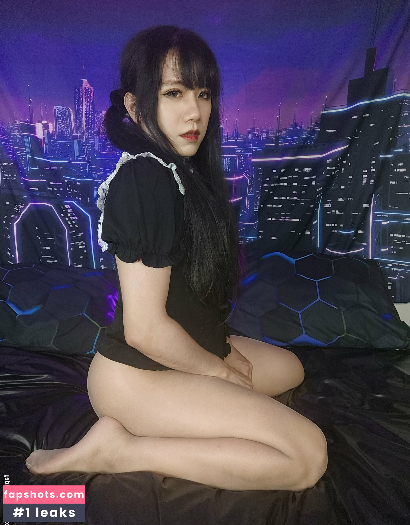 Charlotte Niya gallery photo #36