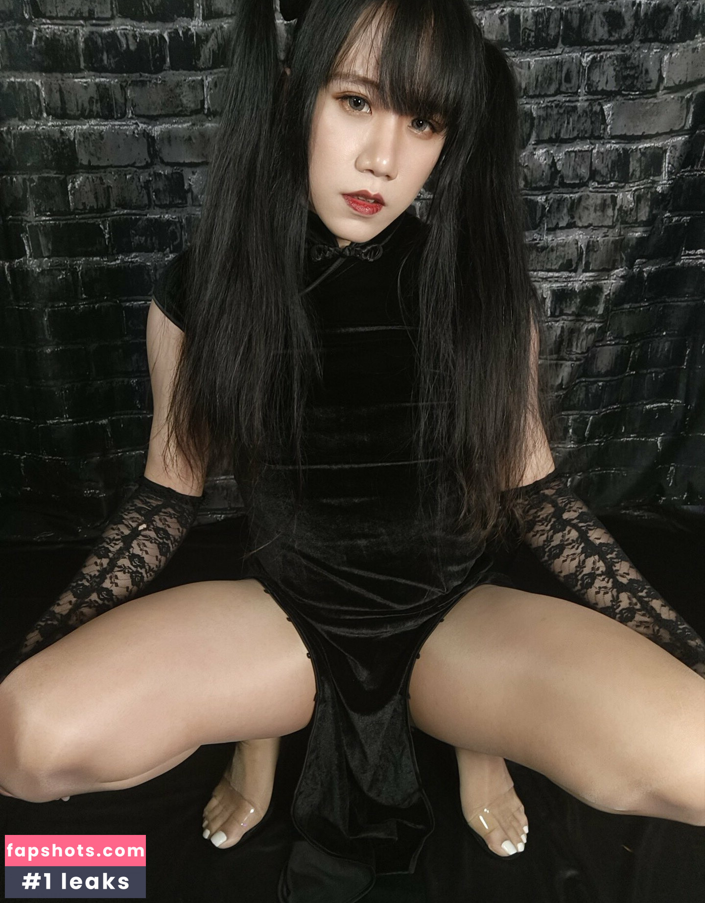 Charlotte Niya gallery photo #45