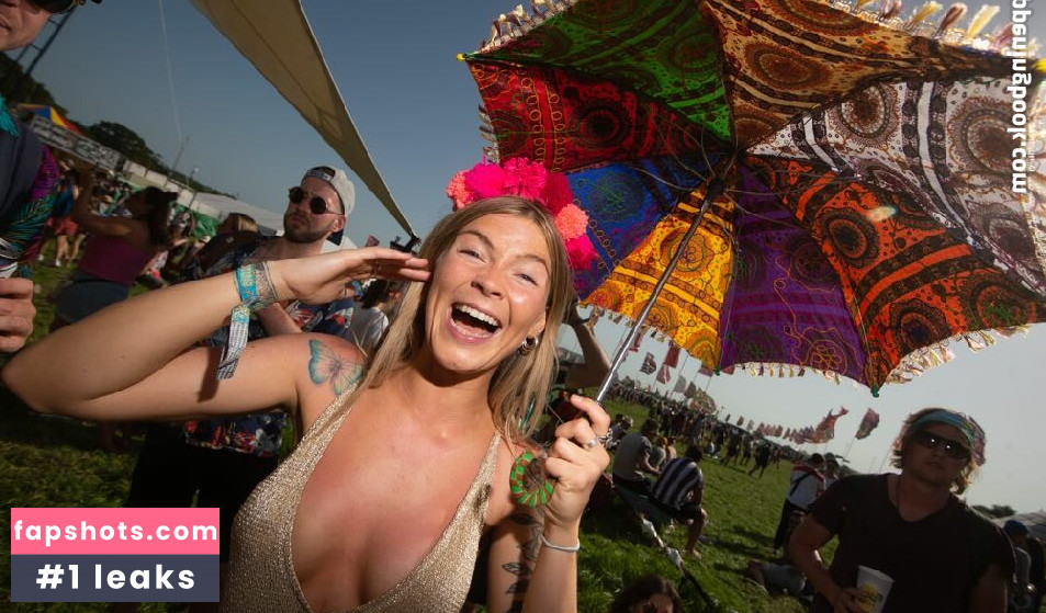 Charlotte Summers gallery photo #4