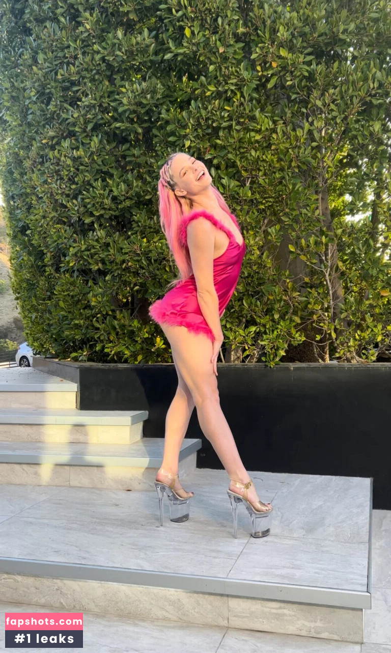 Charm Daze gallery photo #3