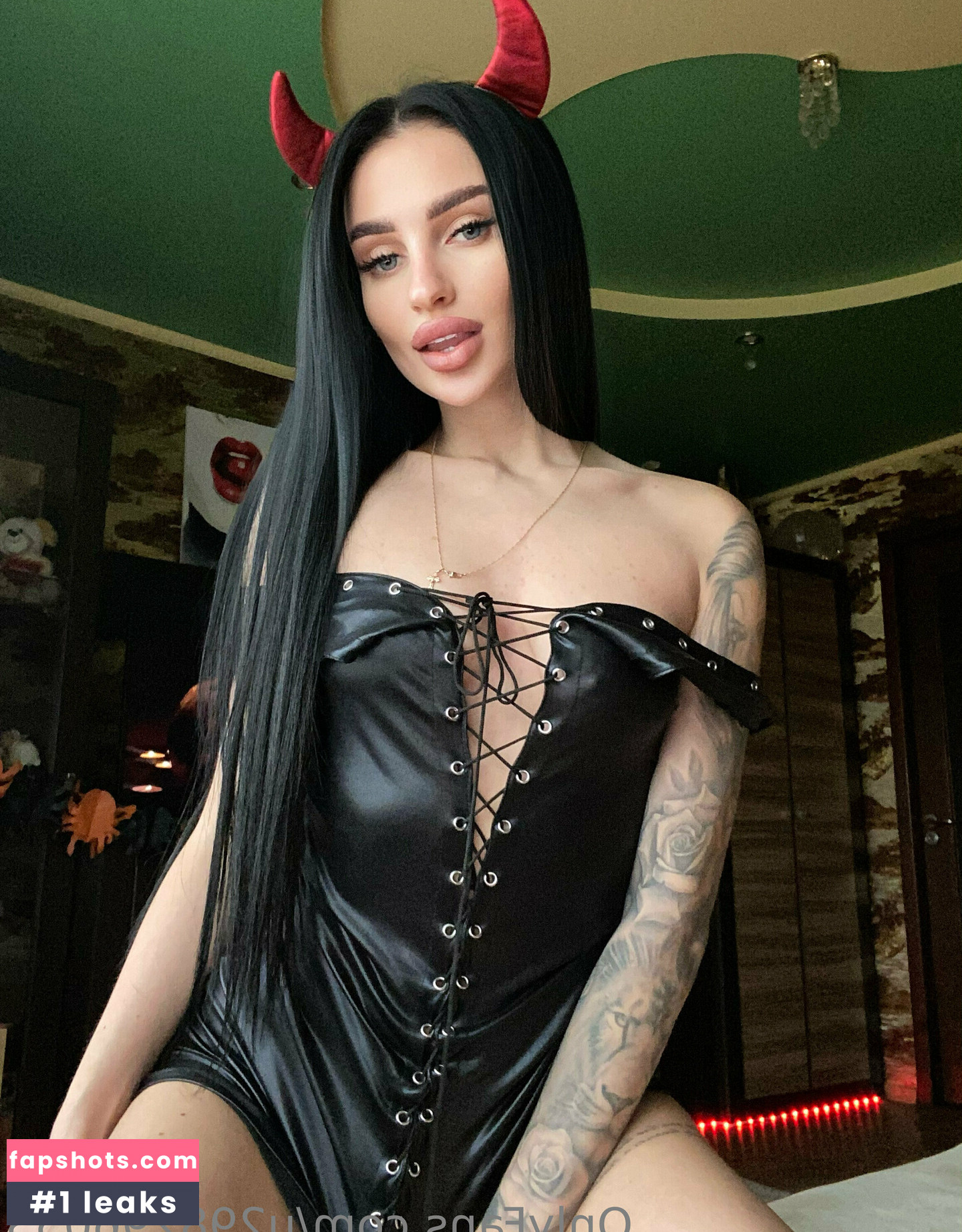 charming_megan gallery photo #46