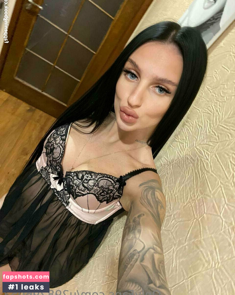 charming_megan gallery photo #49