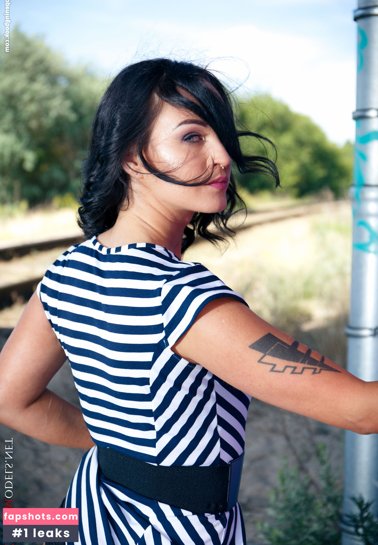 CharmModels gallery photo #50