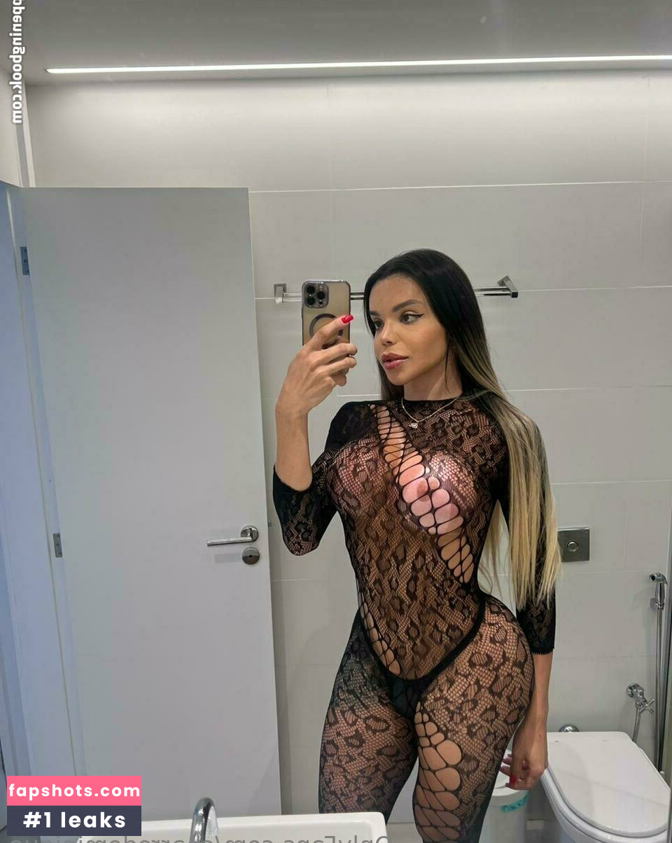 charredominique gallery photo #11