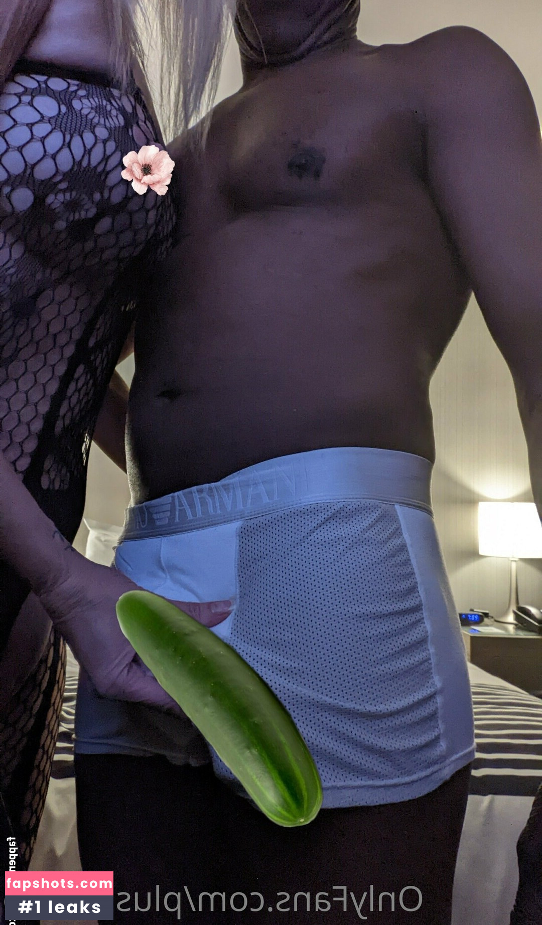 cheating_wife nude babe gallery