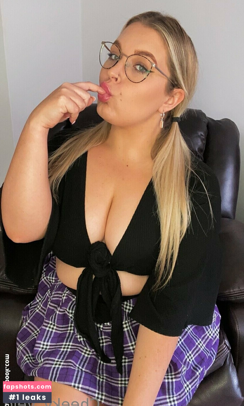 cheeky_yelofree gallery photo #13