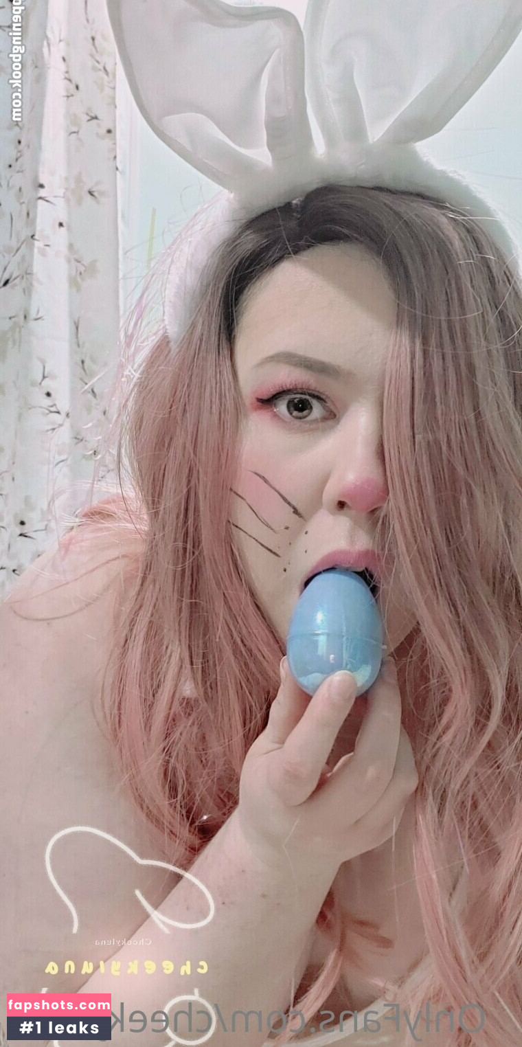 cheekyluna nude babe gallery