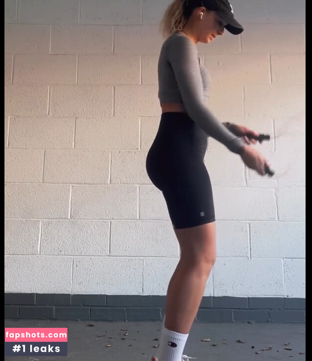 Chef Louisa Ellis nude babe gallery