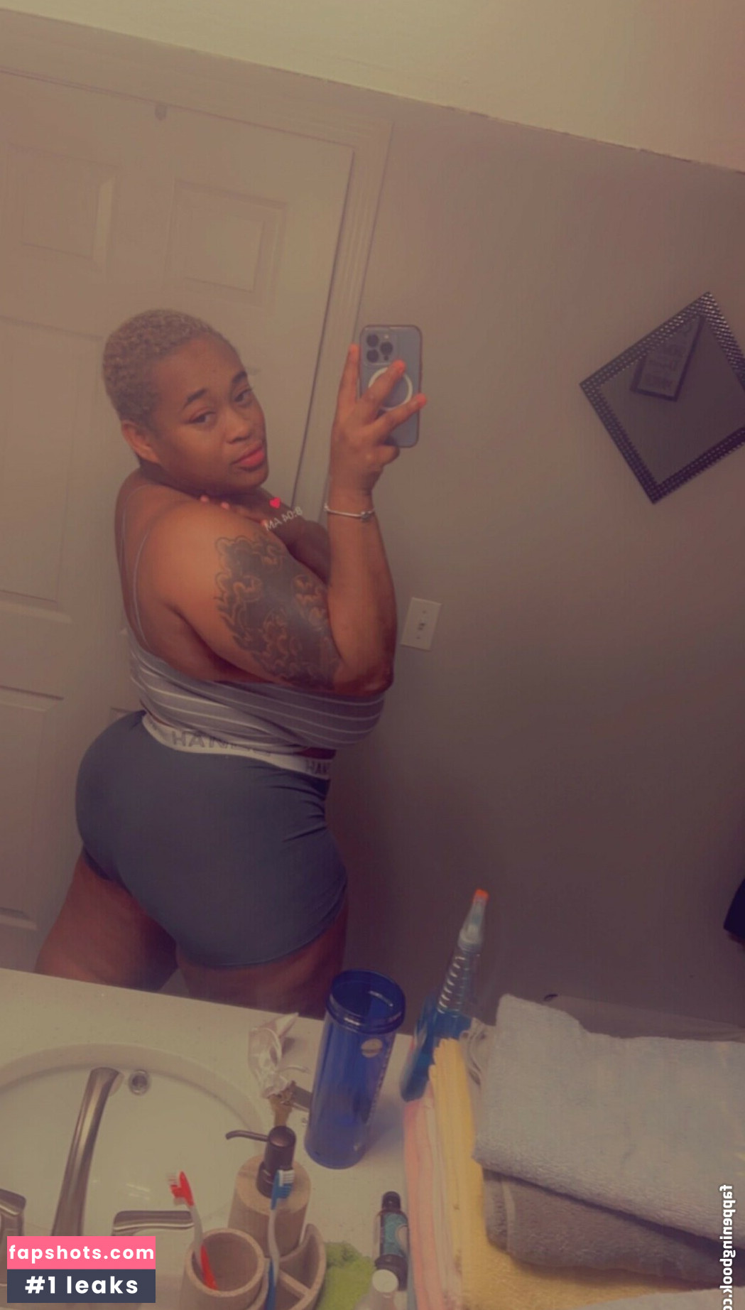 ChellMzDonald gallery photo #6