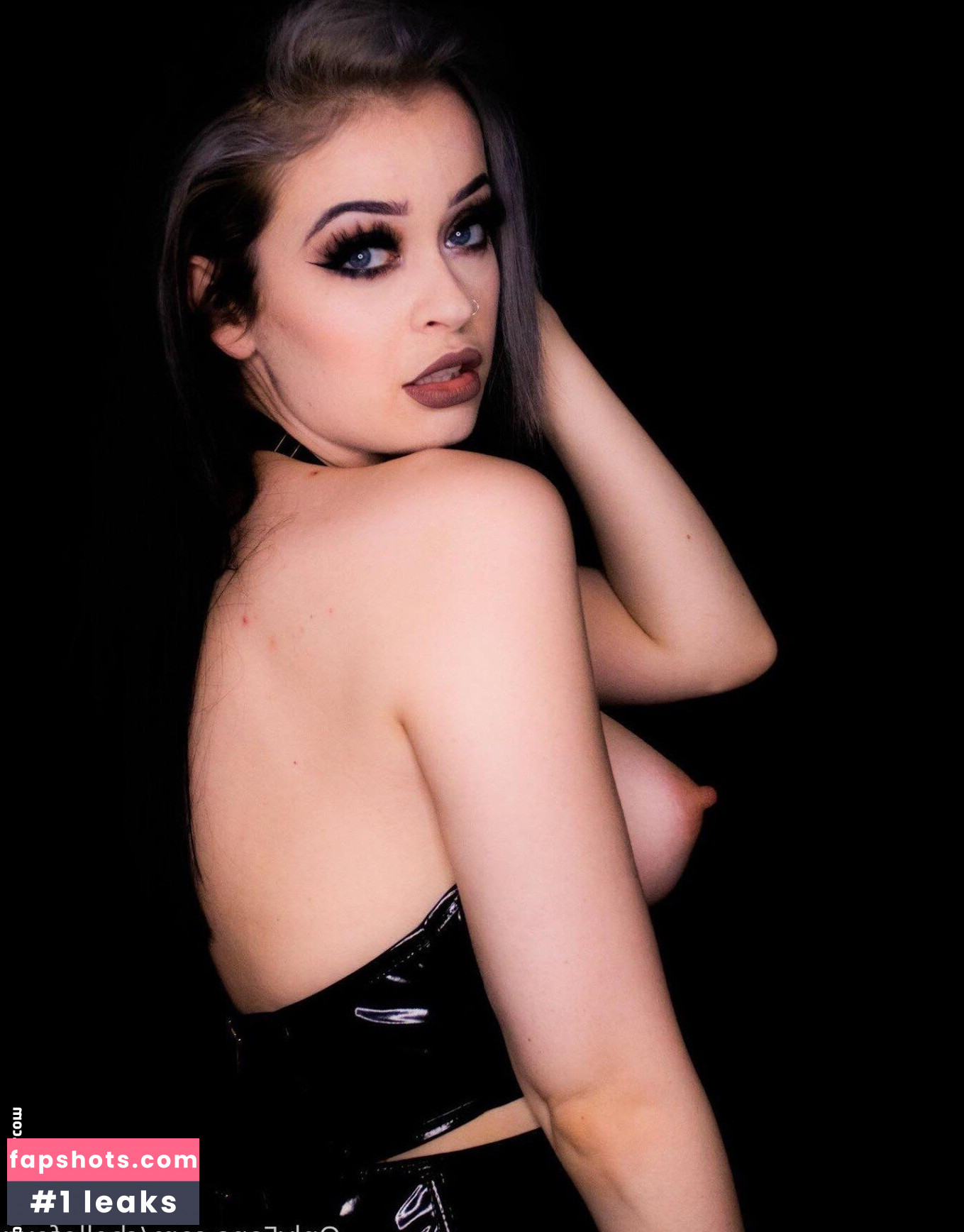 Chellofoxx gallery photo #22