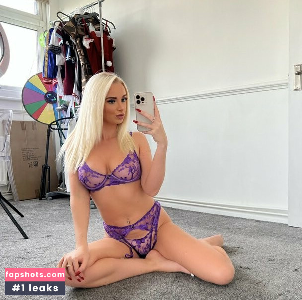 Chelsea Blonde gallery photo #14