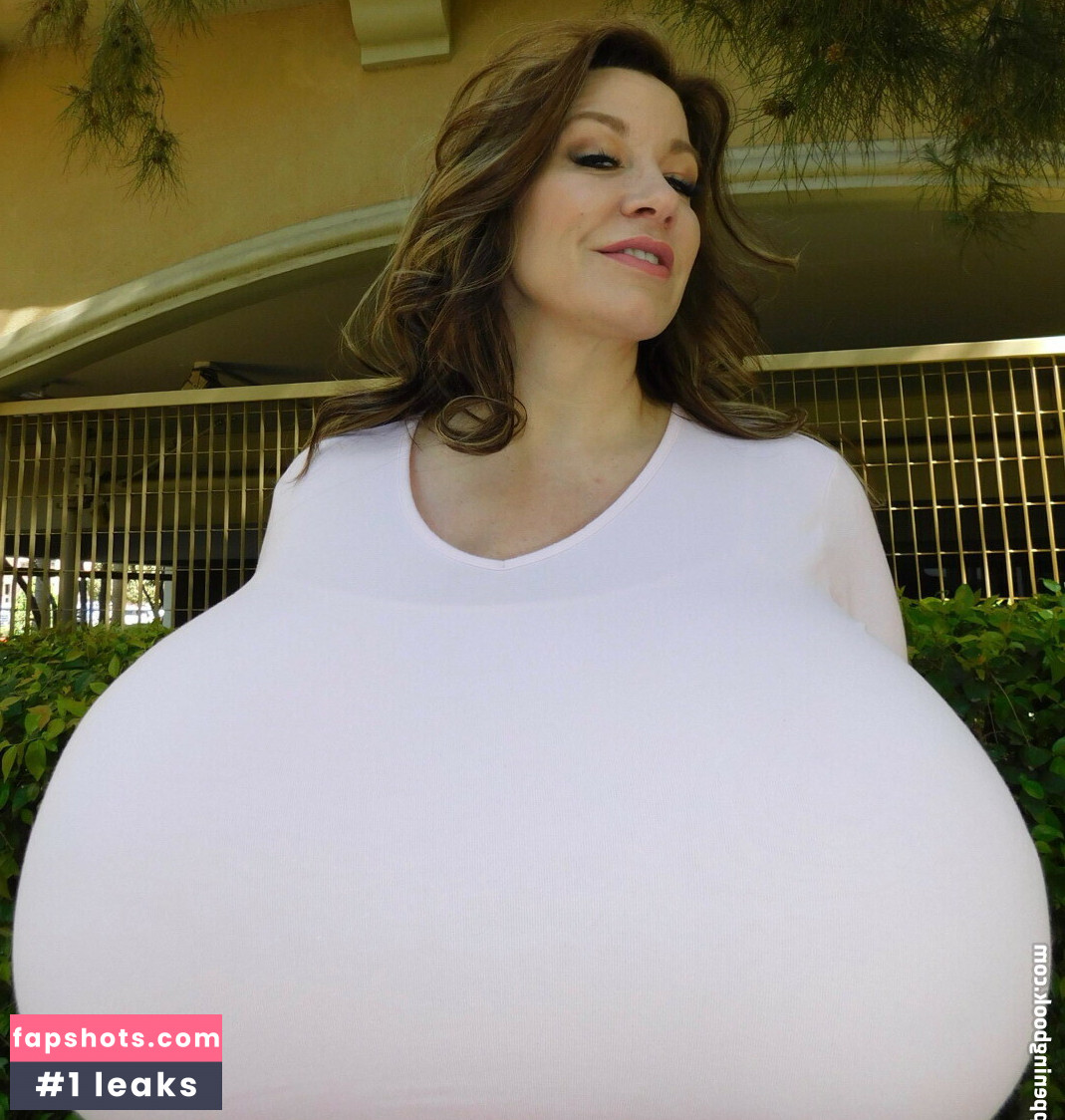 Chelsea Charms Nude Leaks OnlyFans Photos #56 - Fapshots