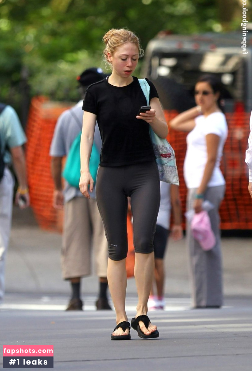 Chelsea Clinton nude babe gallery