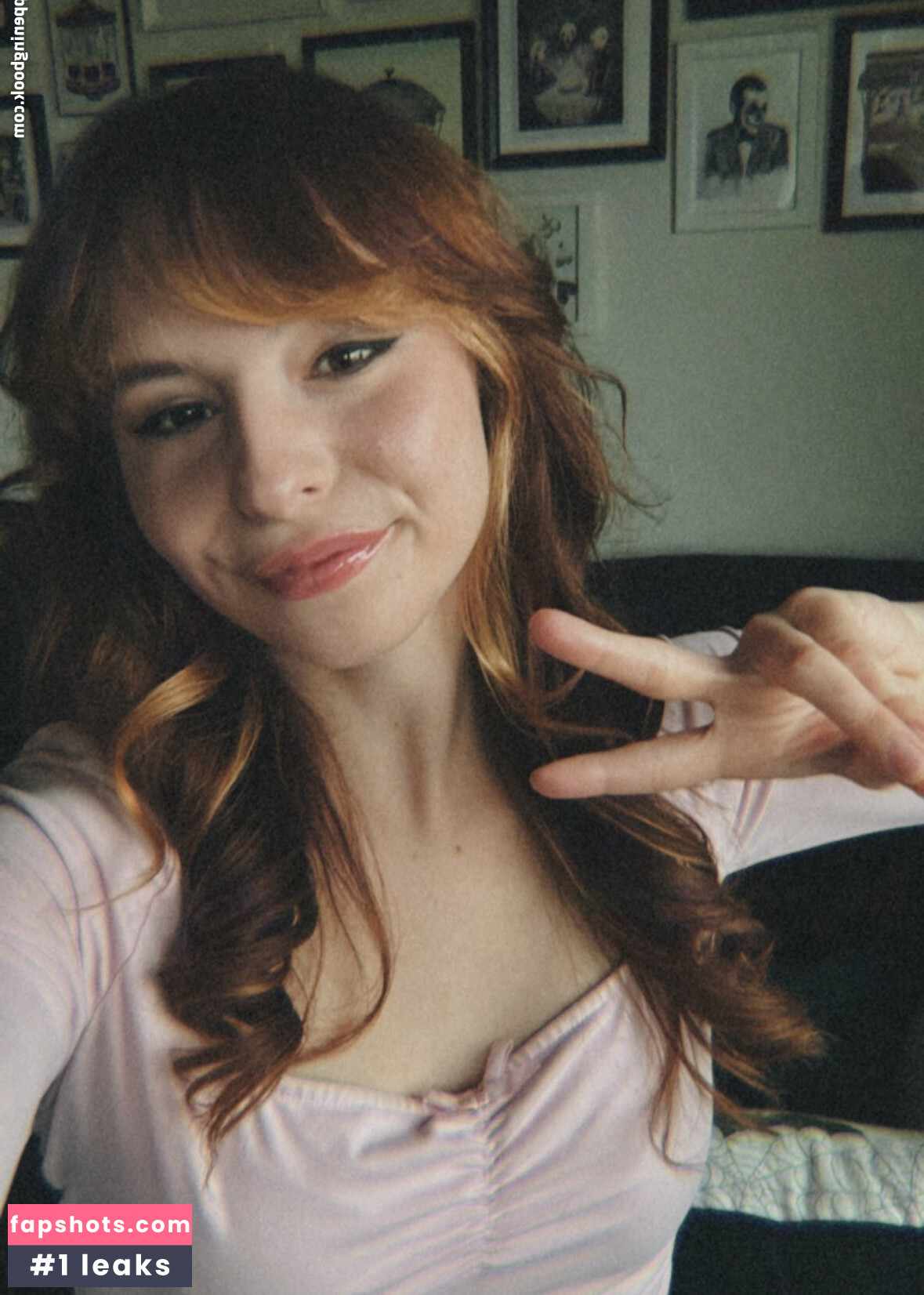 Chelsea Cook gallery photo #11