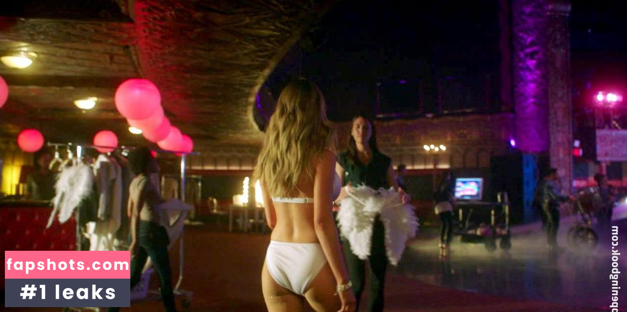 Chelsea Gilson gallery photo #4