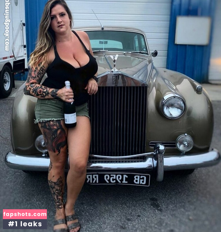 Chelsea Hammill gallery photo #2