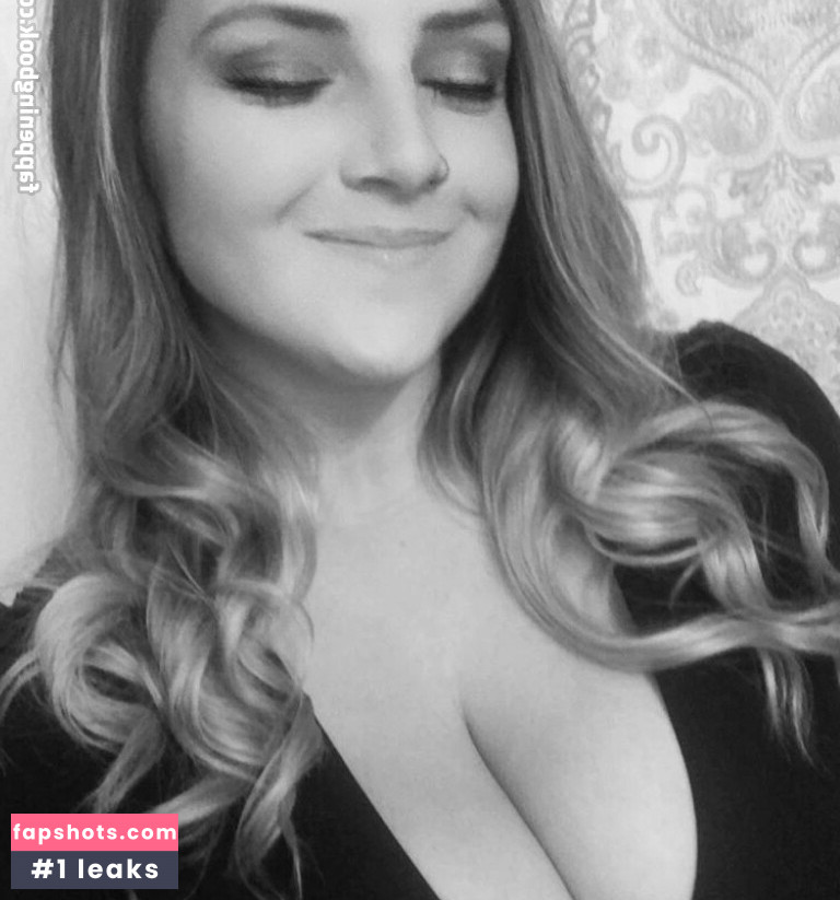 Chelsea Hammill gallery photo #12