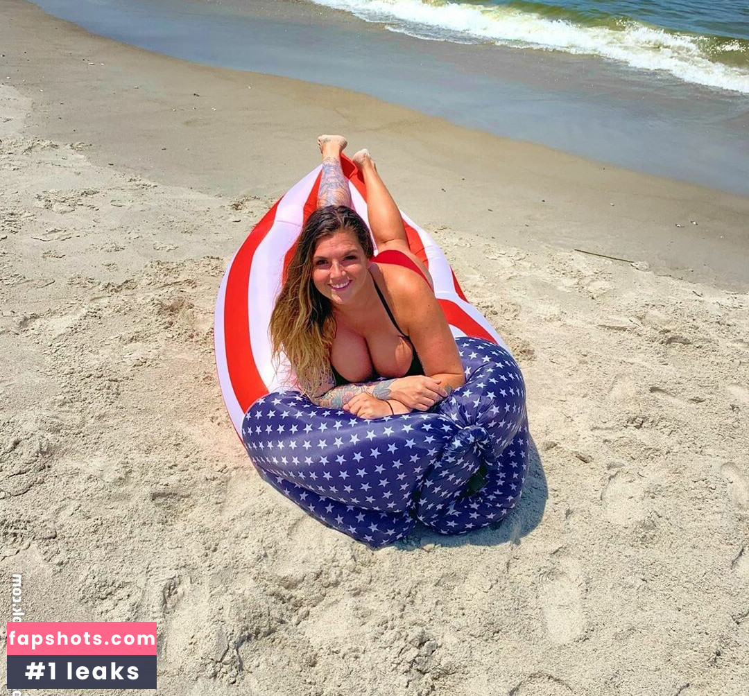 Chelsea Hammill gallery photo #13