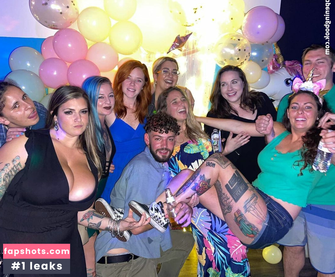 Chelsea Hammill gallery photo #9