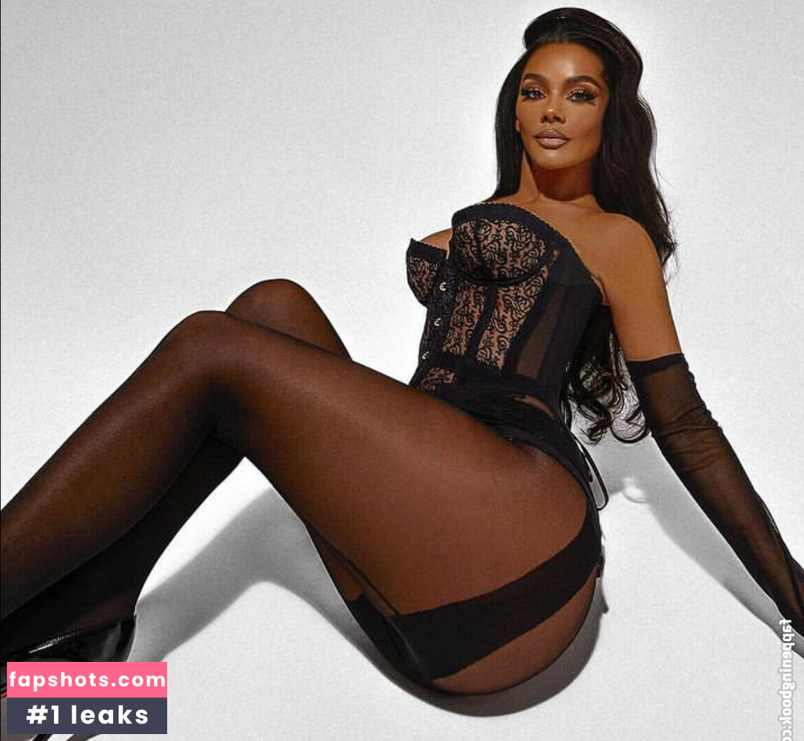 Chelsea Healey gallery photo #30