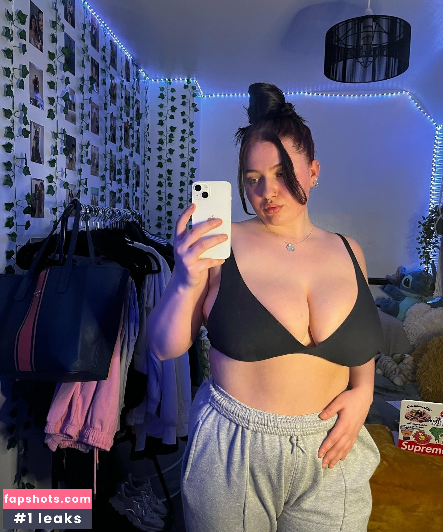 Chelsea Leigh gallery photo #23