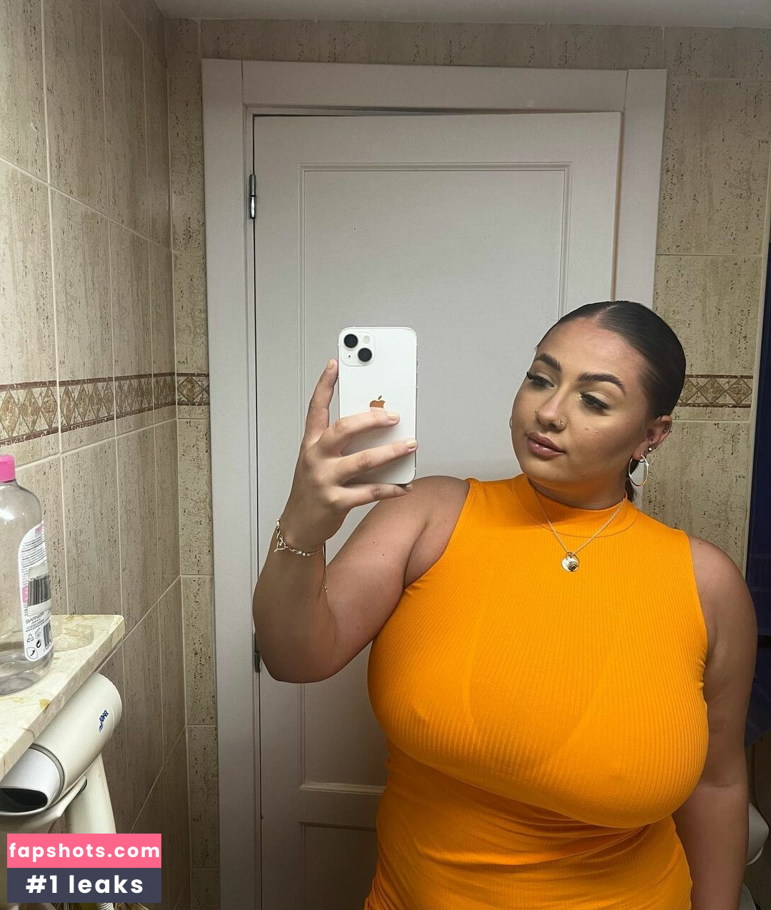 Chelsea Leigh gallery photo #33