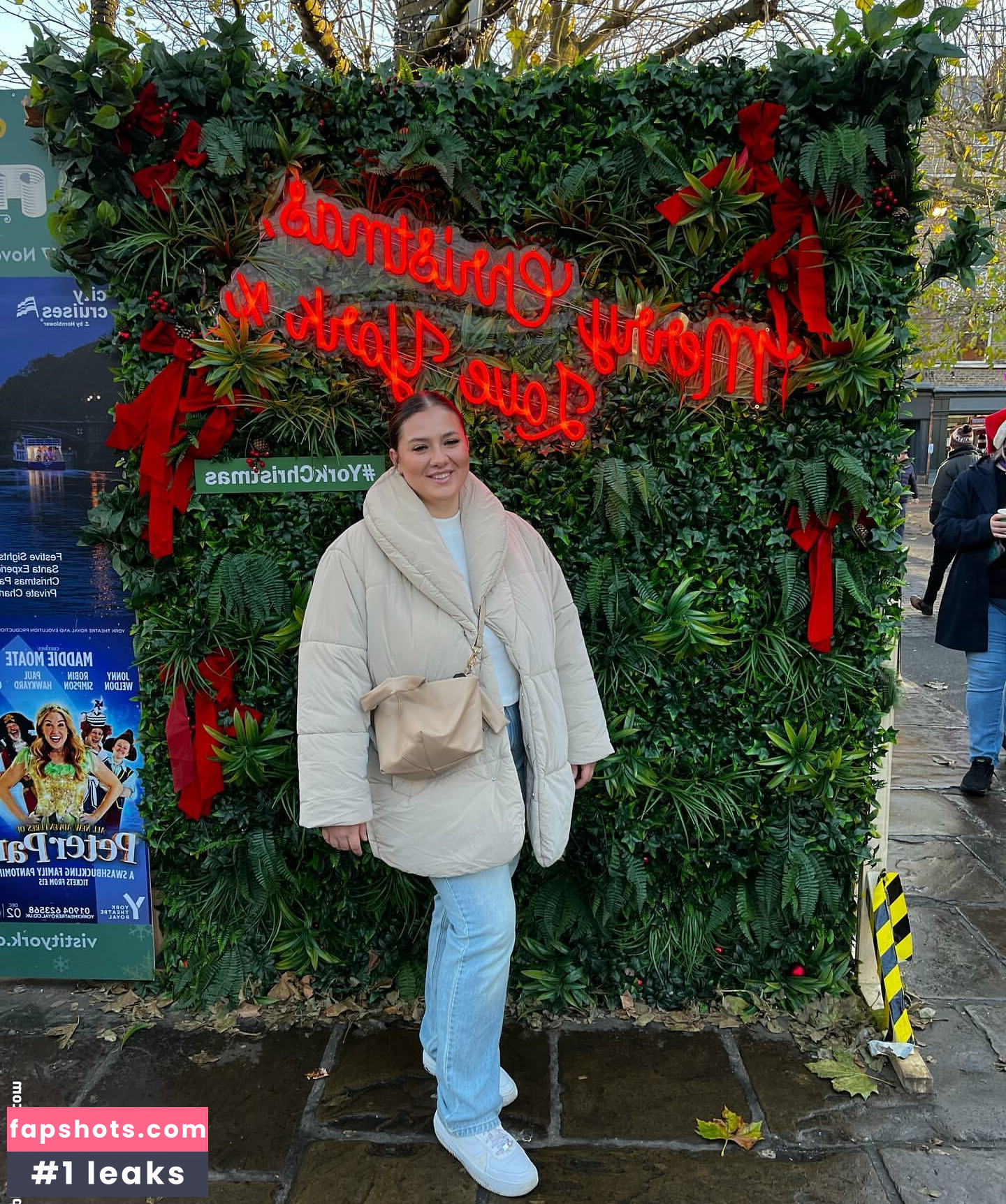 Chelsea Leigh gallery photo #43