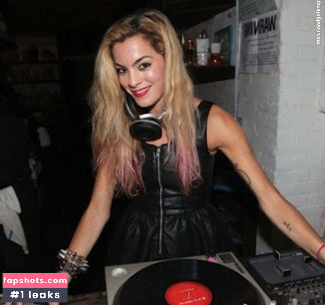 Chelsea Leyland Nude Leaks OnlyFans Photos #6 - LeakJerk