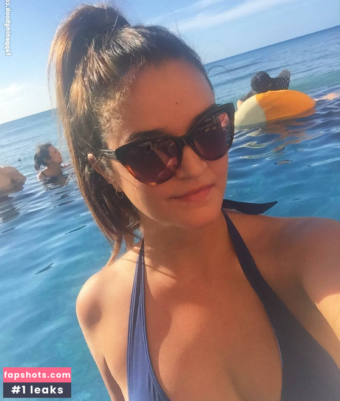 Chelsea Ricketts gallery photo #10