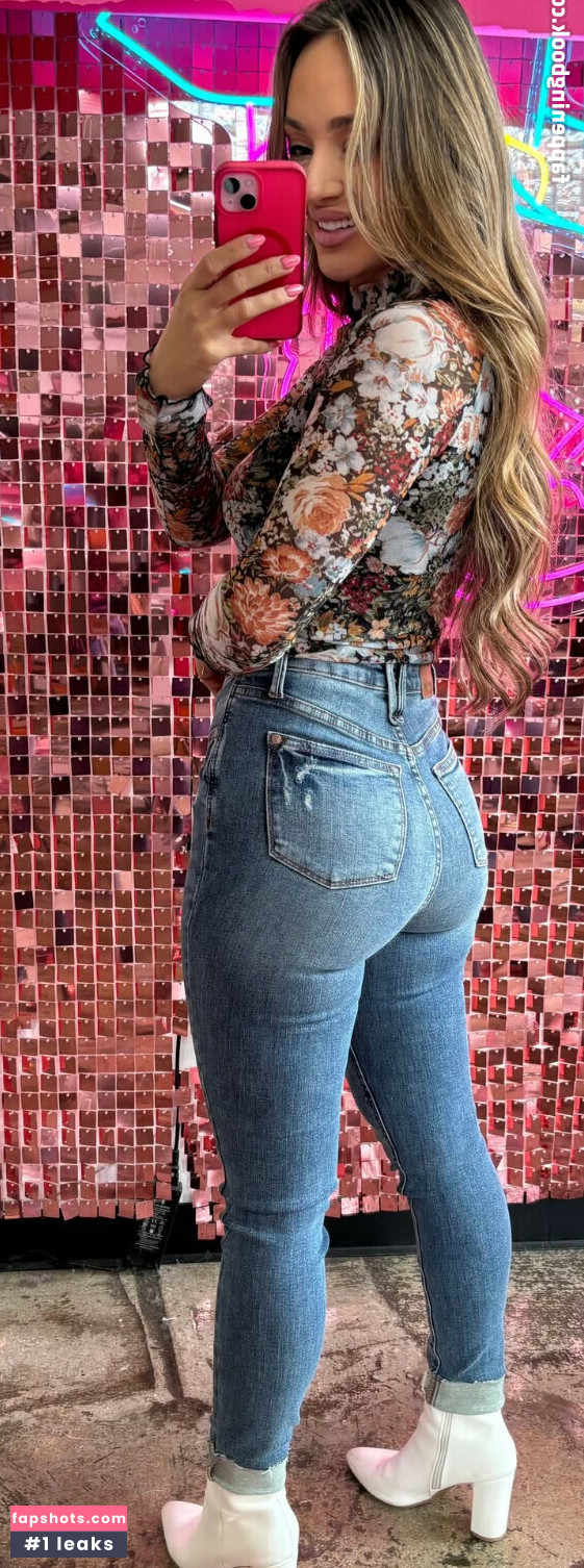 Chelsea Sommers gallery photo #2