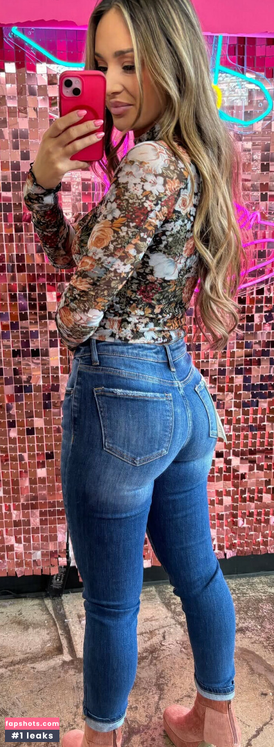 Chelsea Sommers gallery photo #17