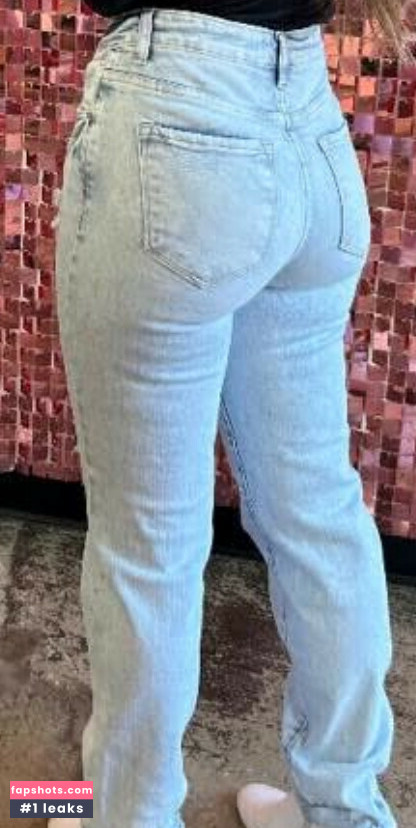 Chelsea Sommers gallery photo #20