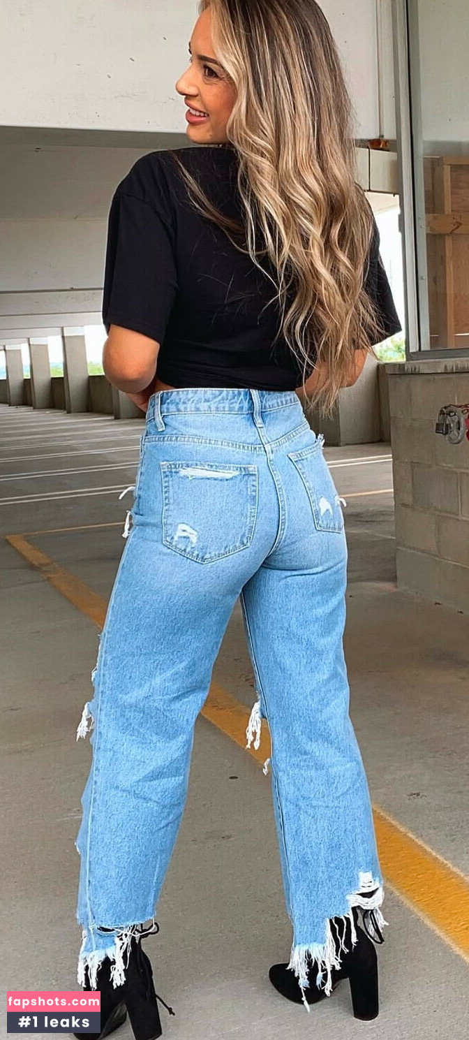 Chelsea Sommers gallery photo #4