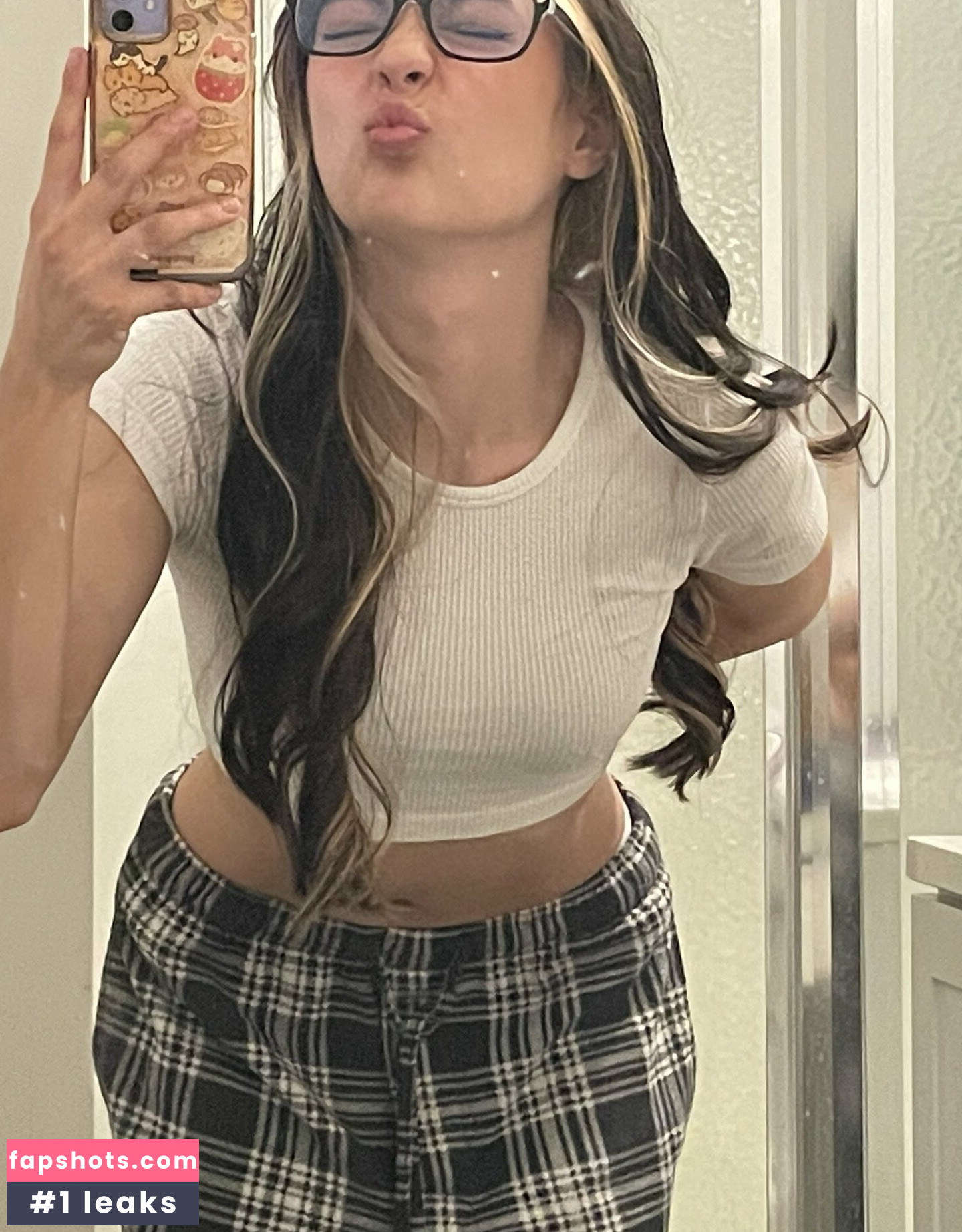 chelseayea gallery photo #22