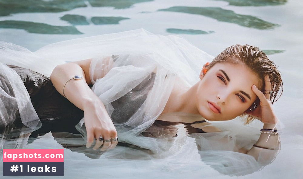 Chelsiedeville gallery photo #12