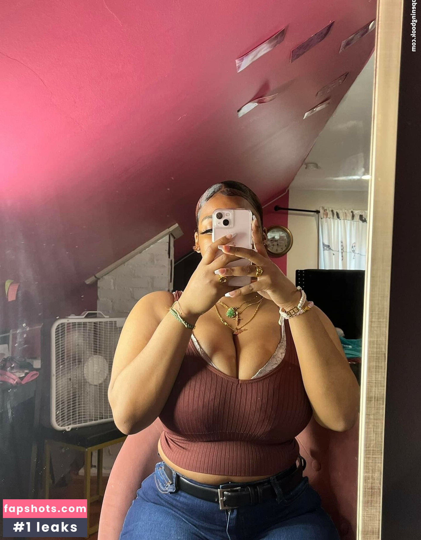 Chenille.tv gallery photo #7