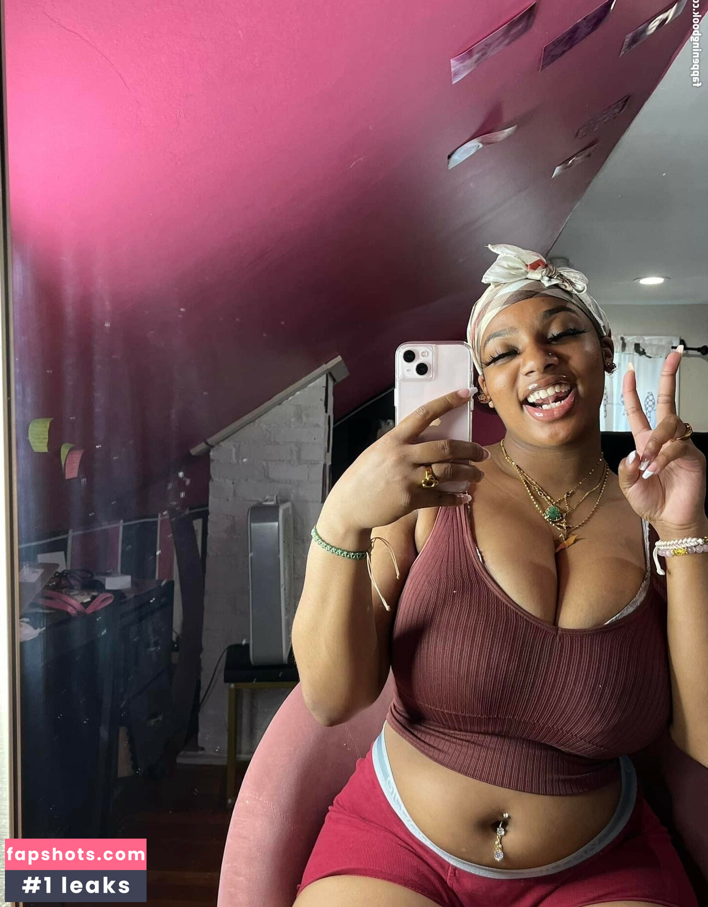 Chenille.tv gallery photo #8