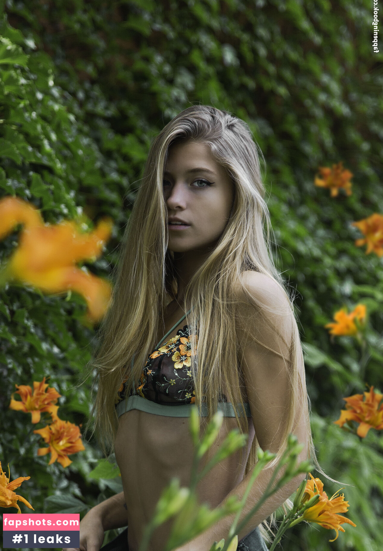 Cherie Lorraine gallery photo #10