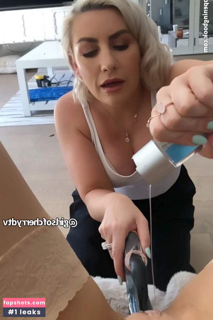 Cherry Dana nude babe gallery