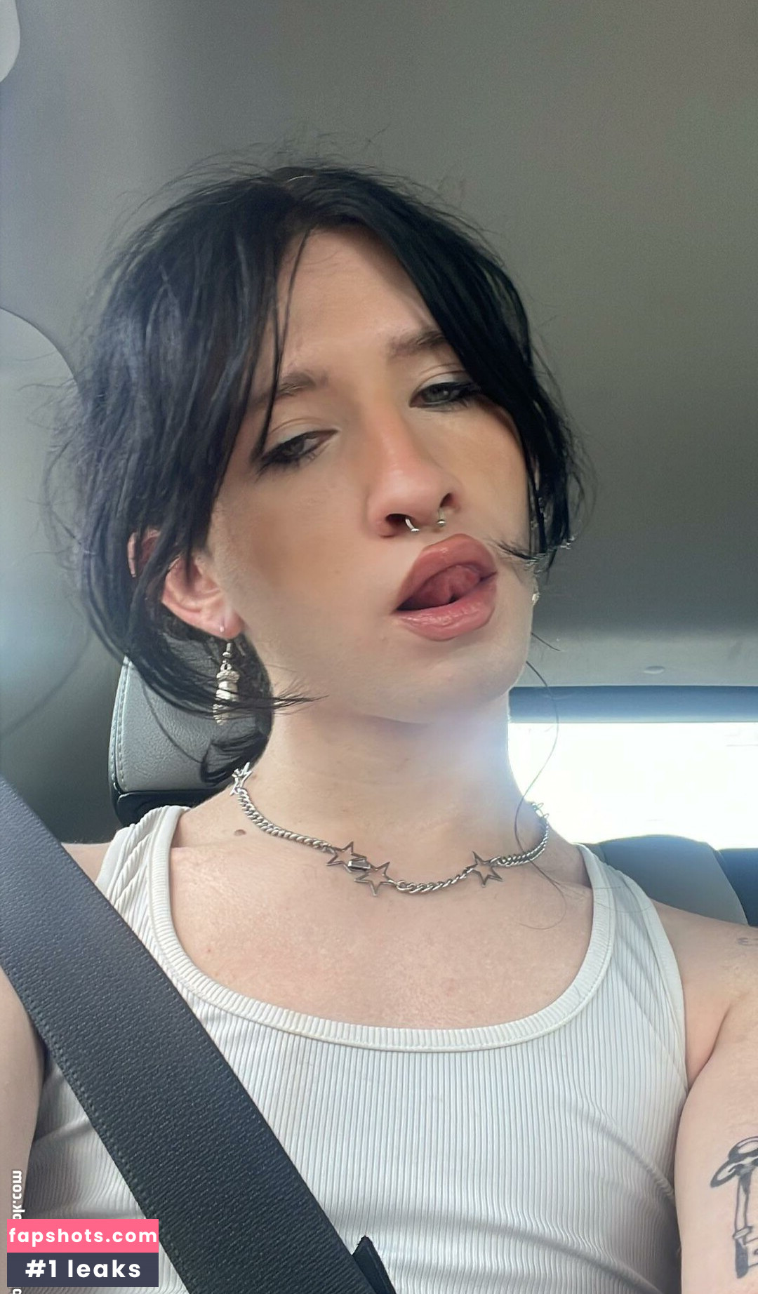 Cherry Darling gallery photo #3