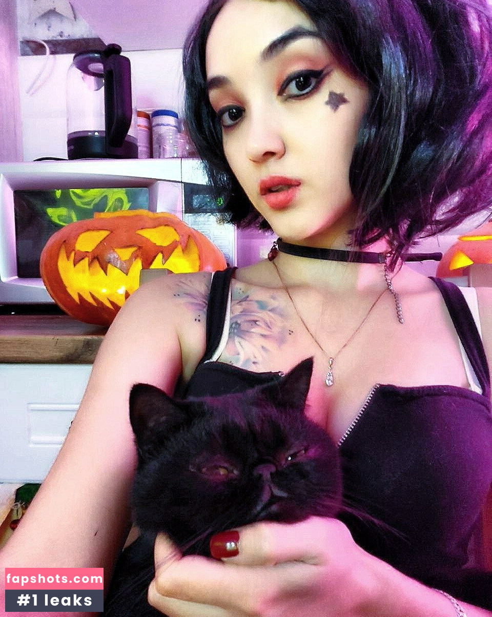 Cherry Nu gallery photo #4