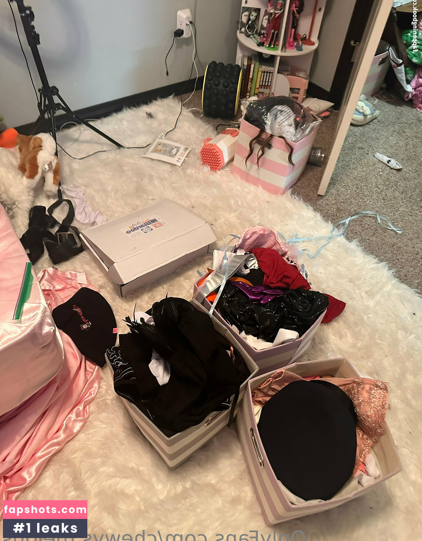 Chewys.melons gallery photo #37