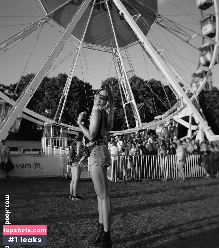 Cheyenne Pahde Nude Leaks OnlyFans Photos #42 - LeakJerk