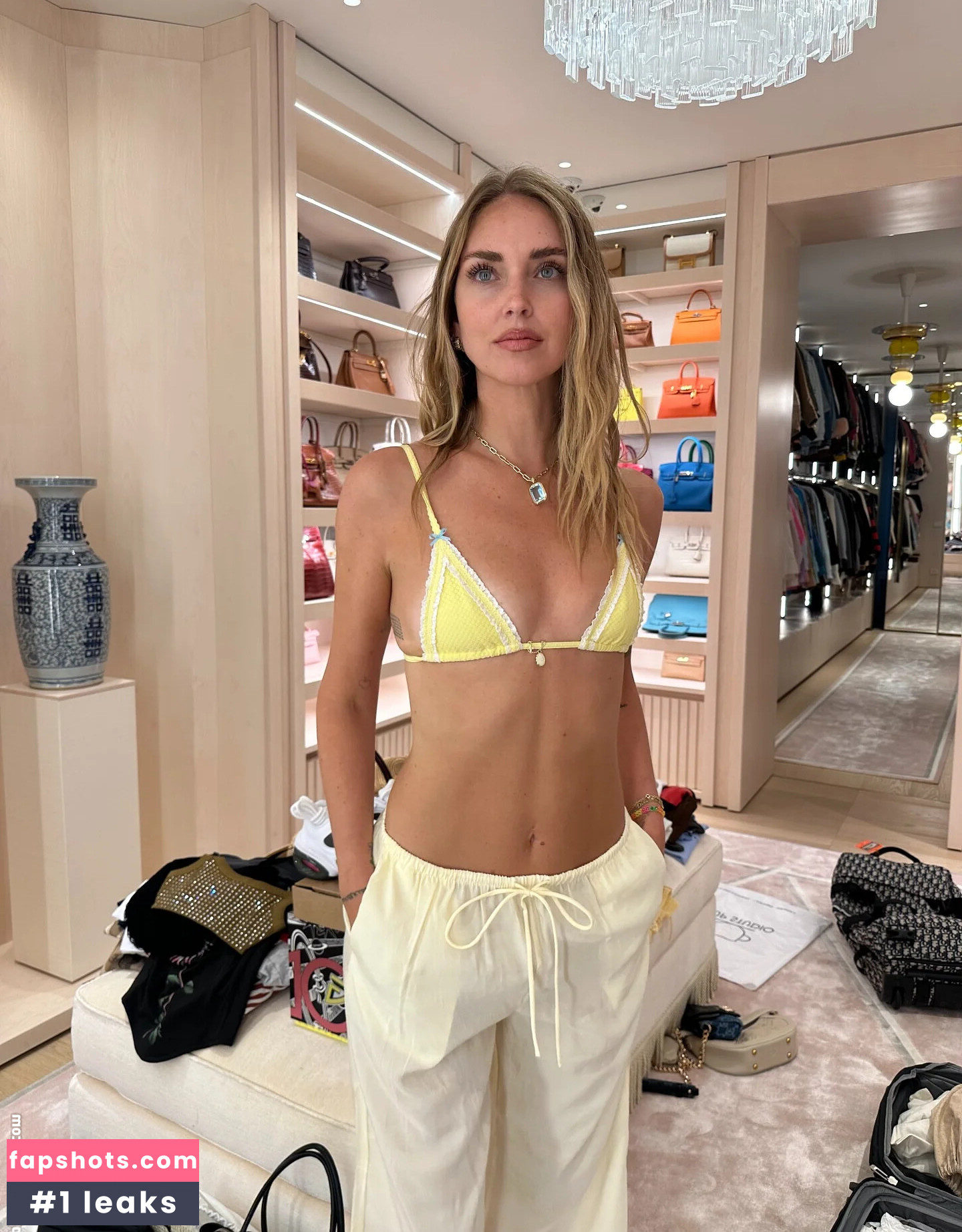 Chiara Ferragni gallery photo #18