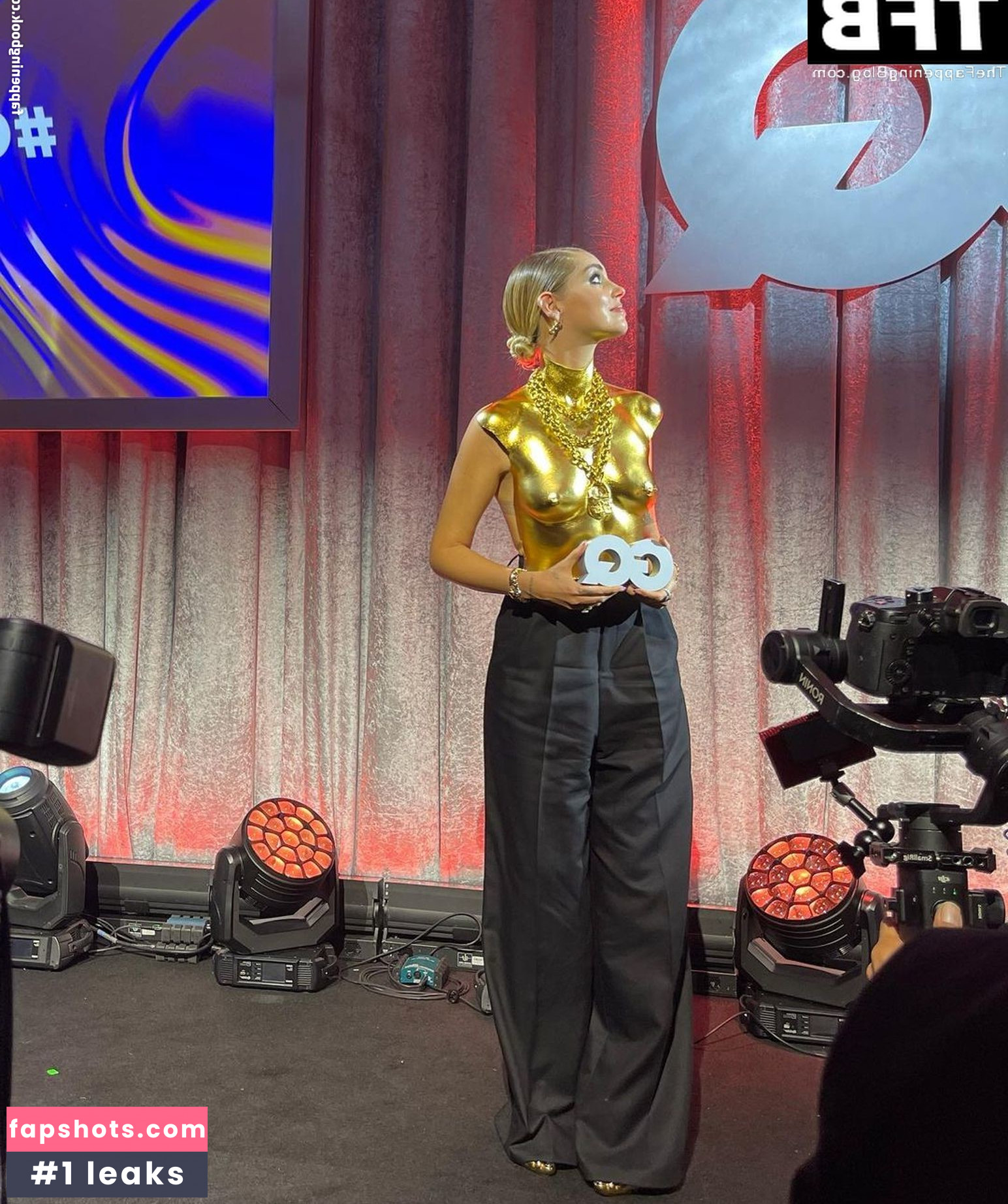 Chiara Ferragni gallery photo #317