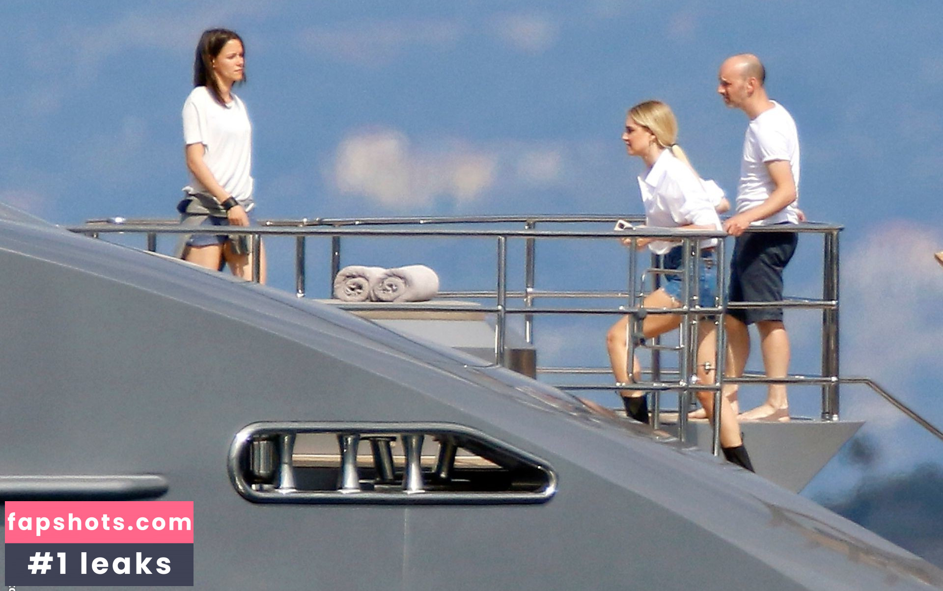 Chiara Ferragni gallery photo #360