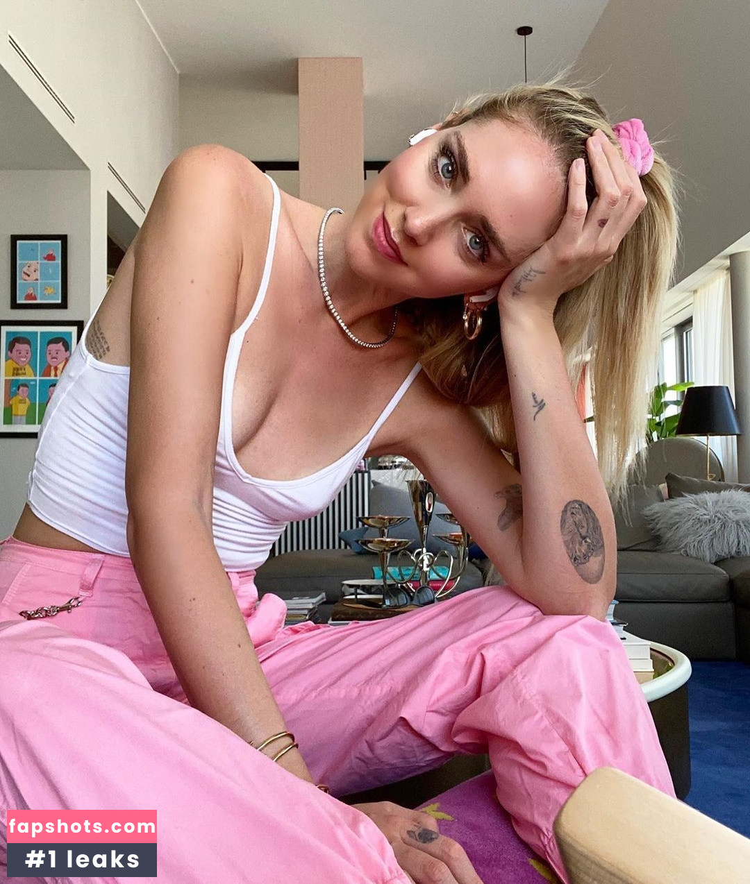 Chiara Ferragni gallery photo #402