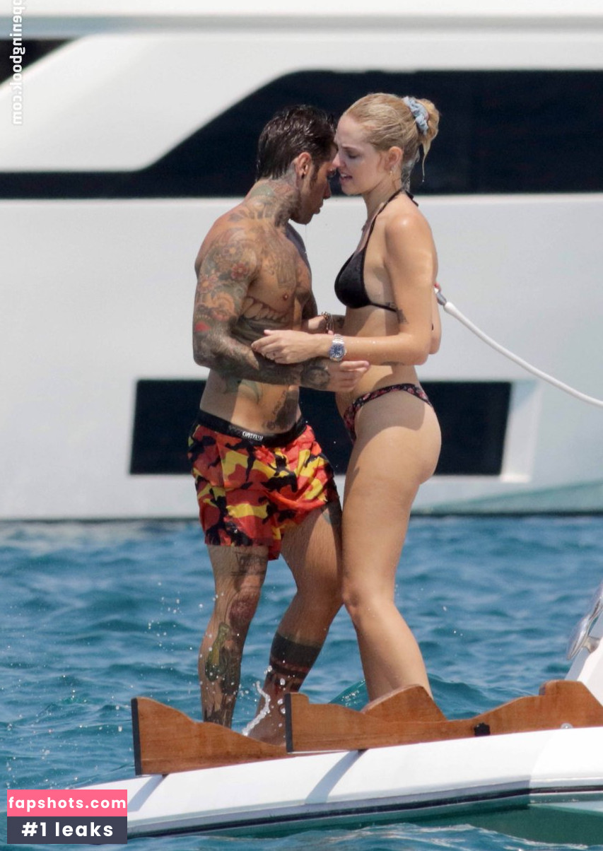 Chiara Ferragni gallery photo #495