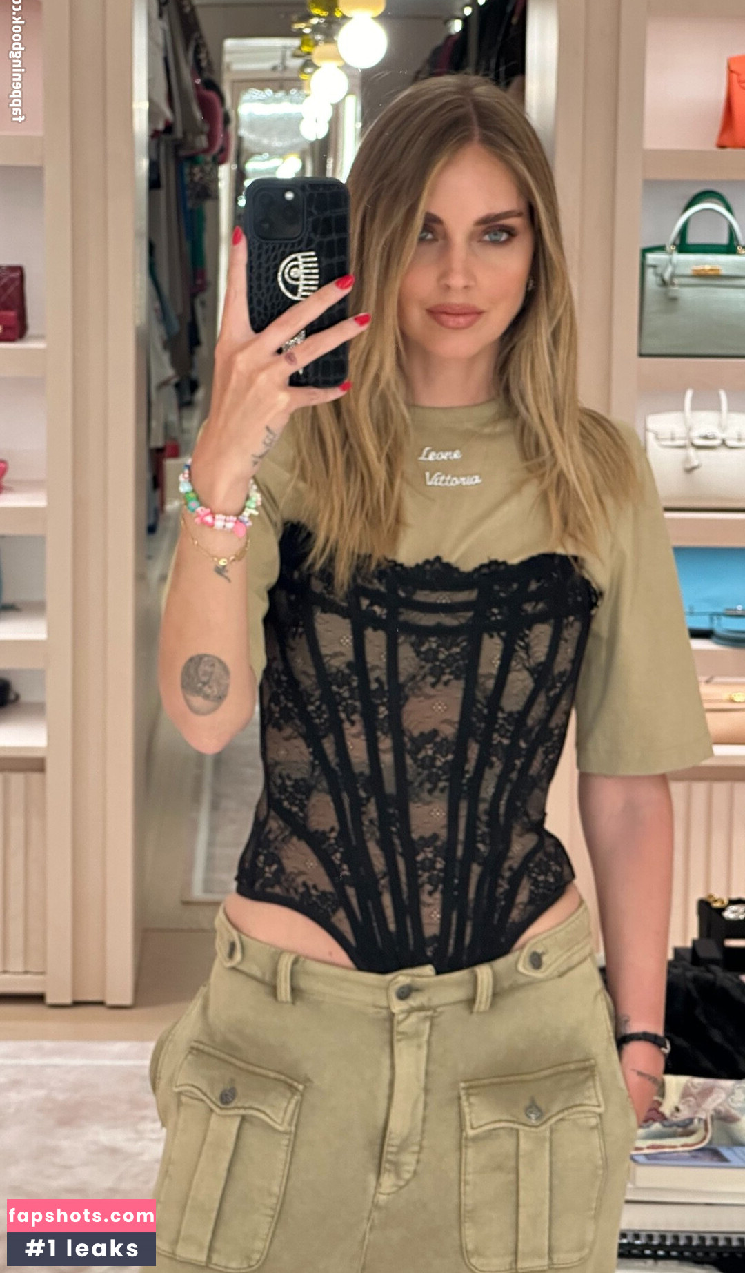 Chiara Ferragni gallery photo #82