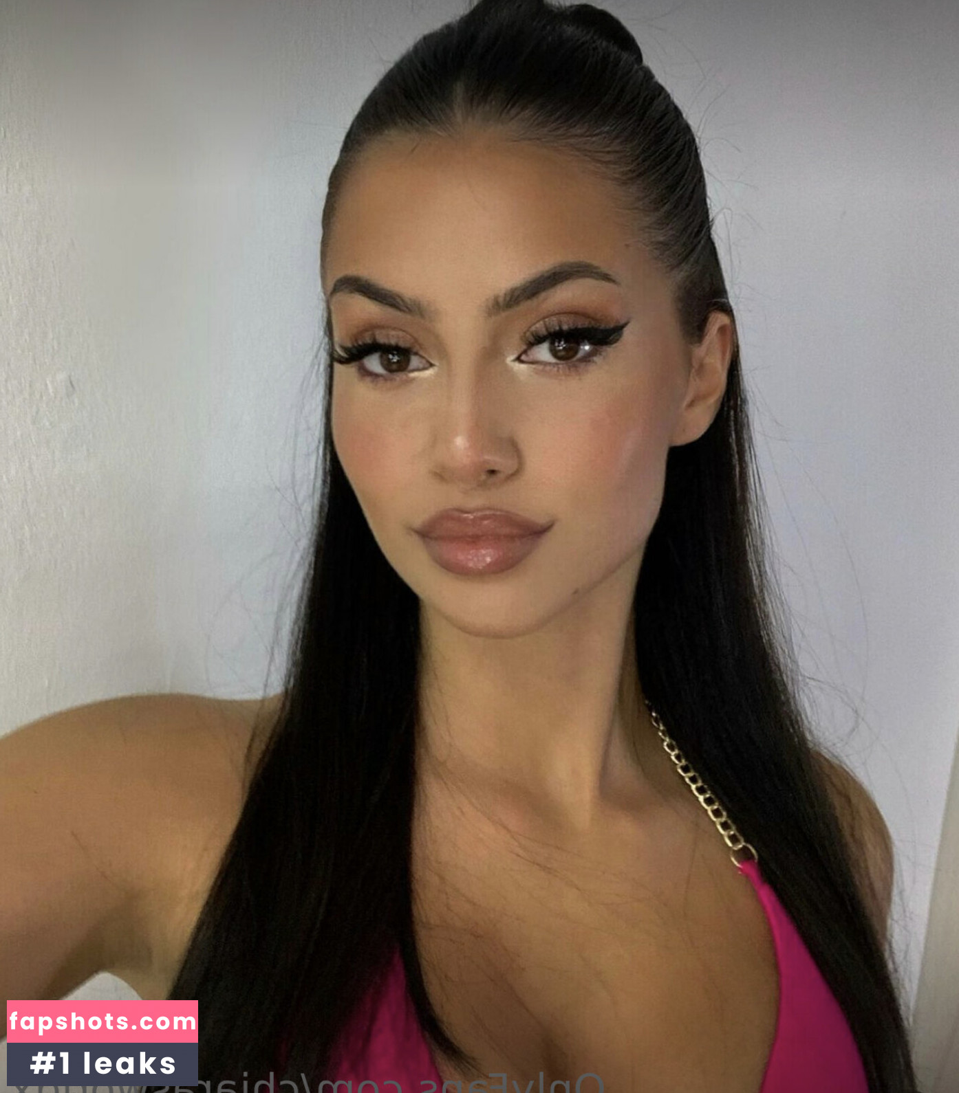 Chiarasworldx gallery photo #2